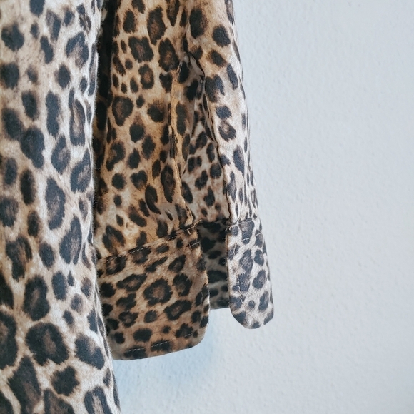 Lauren Ralph Lauren Animal Print Button Up Blouse Sz M Contemporary Classic - Picture 7 of 8